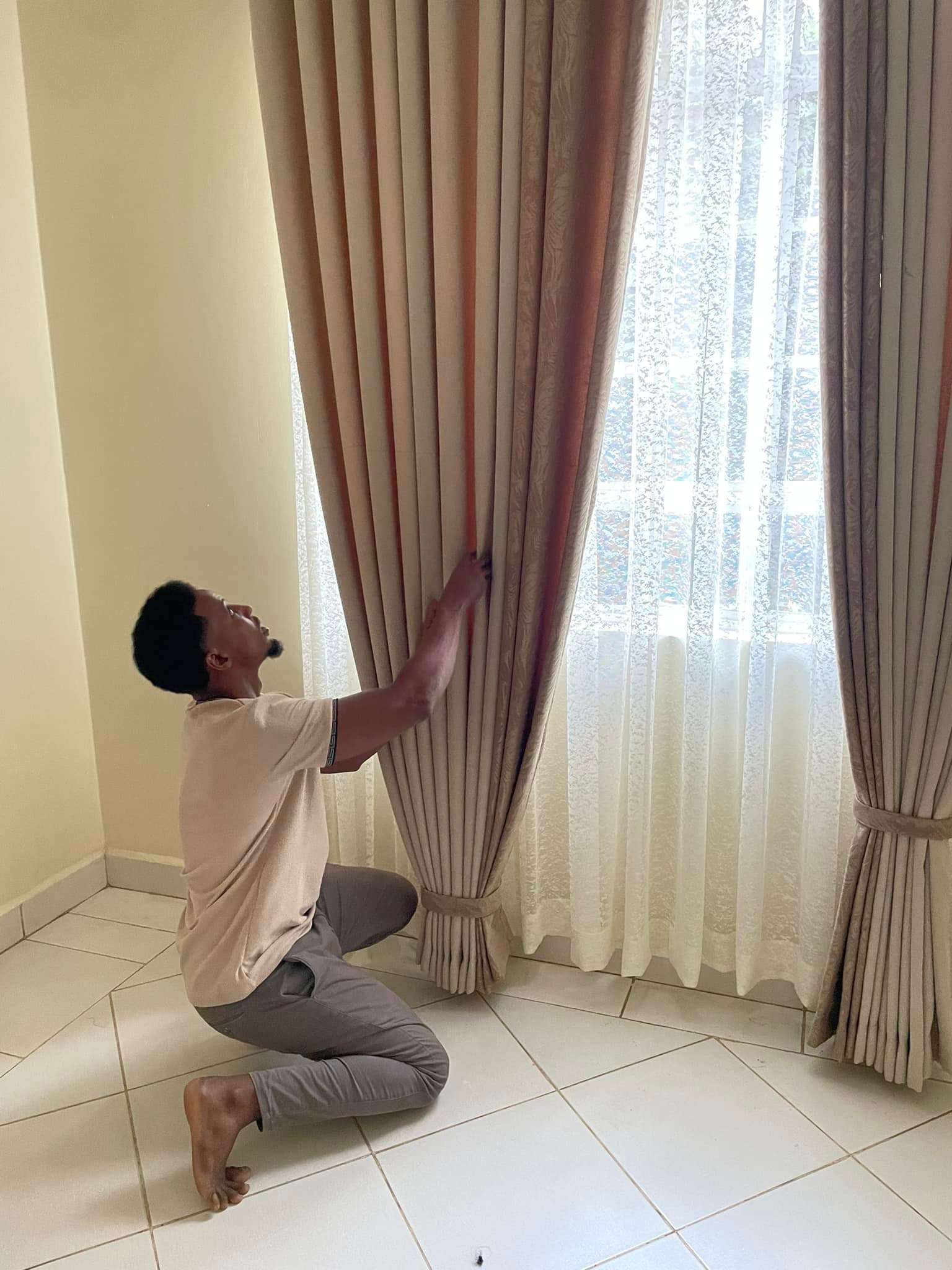 Custom curtains, blinds, and rods installations by Zimark Curtain in Nairobi – elegant, affordable, and expertly fitted solutions for modern homes and offices.